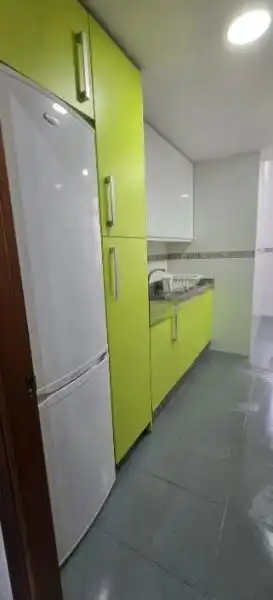 Cuina de Pis de lloguer en  Sevilla Capital amb Aire condicionat, Moblat i Balcó