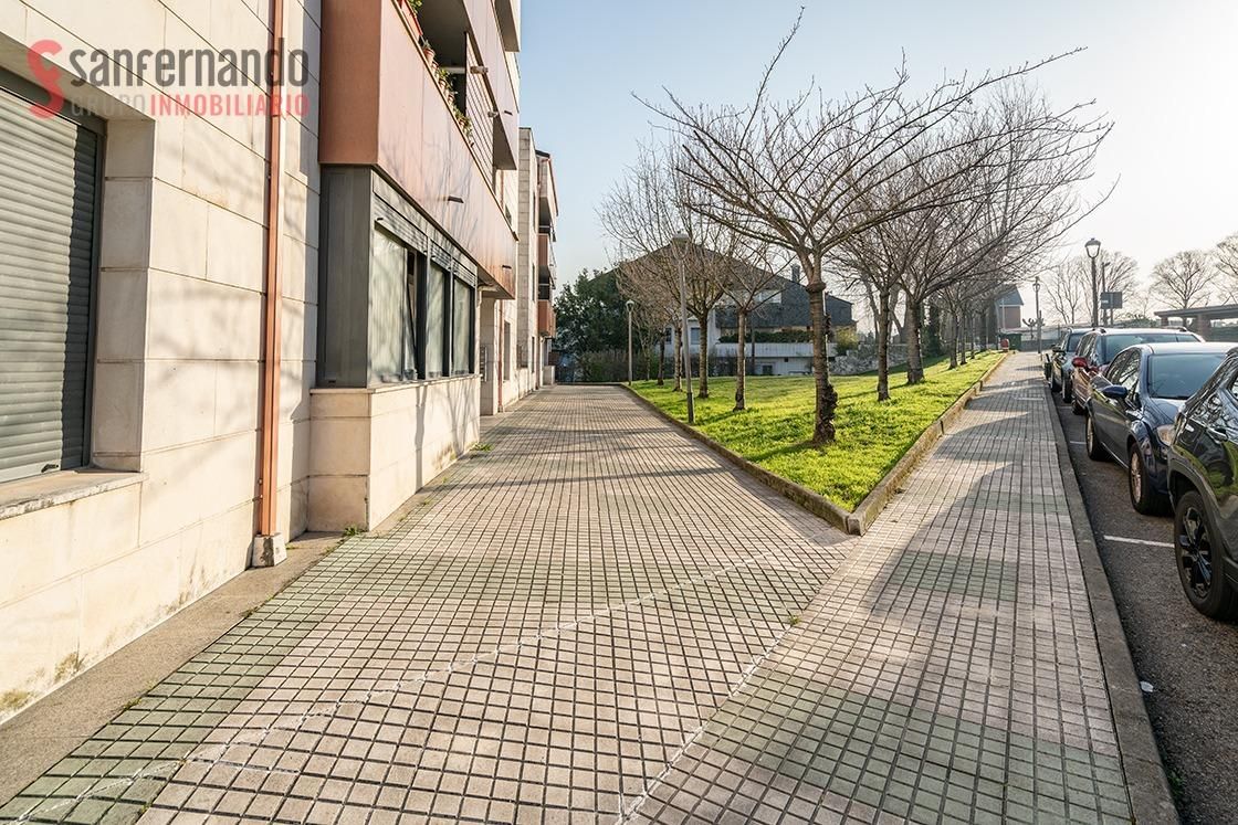 Vista exterior de Àtic en venda en Polanco amb Calefacció i Terrassa