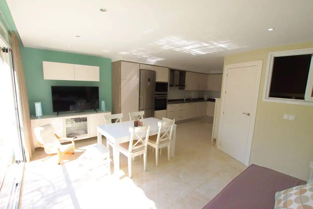 Cocina de Apartamento en venta en Benidorm con Aire acondicionado, Calefacción y Jardín privado