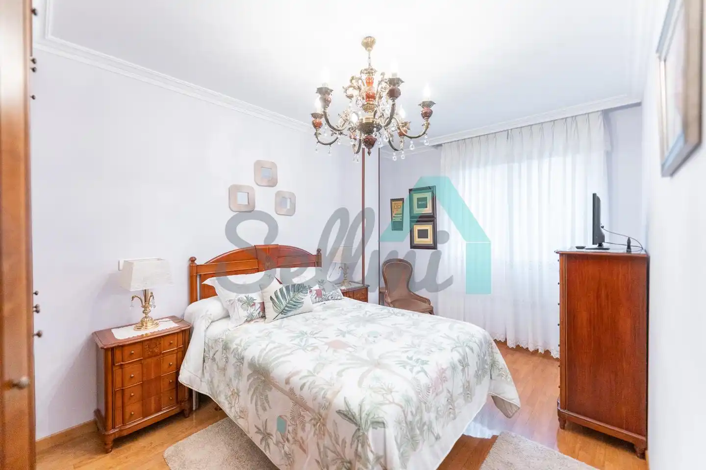 Bedroom of Flat for sale in Gijón   with Heating, Parquet flooring and Furnished