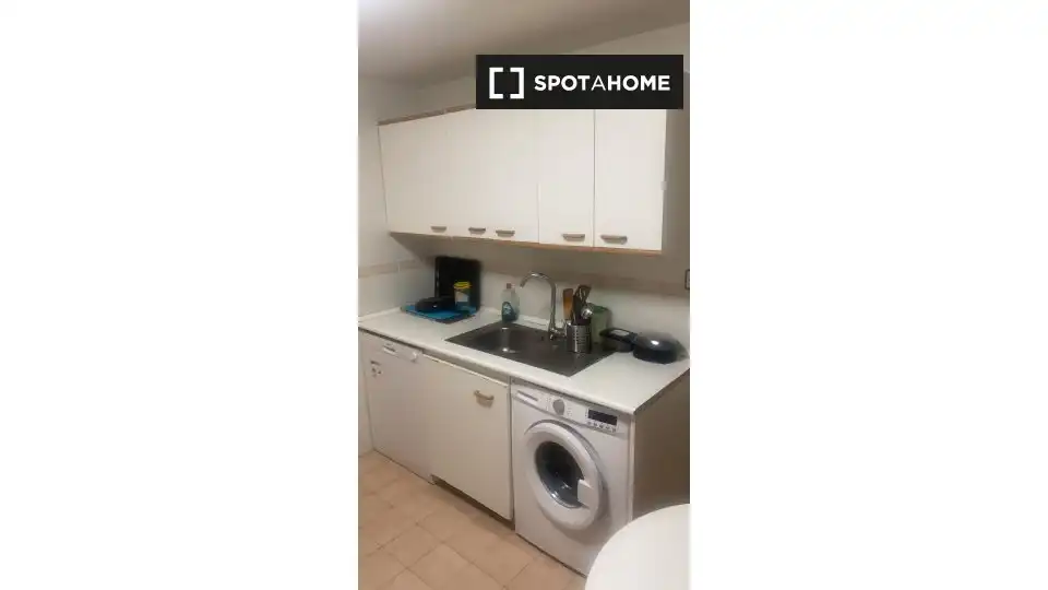 Cocina de Piso para compartir en Leganés con Aire acondicionado, Calefacción y Amueblado