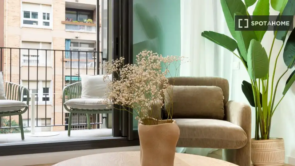 Flat with terrace to rent in Eixample, imagen 2