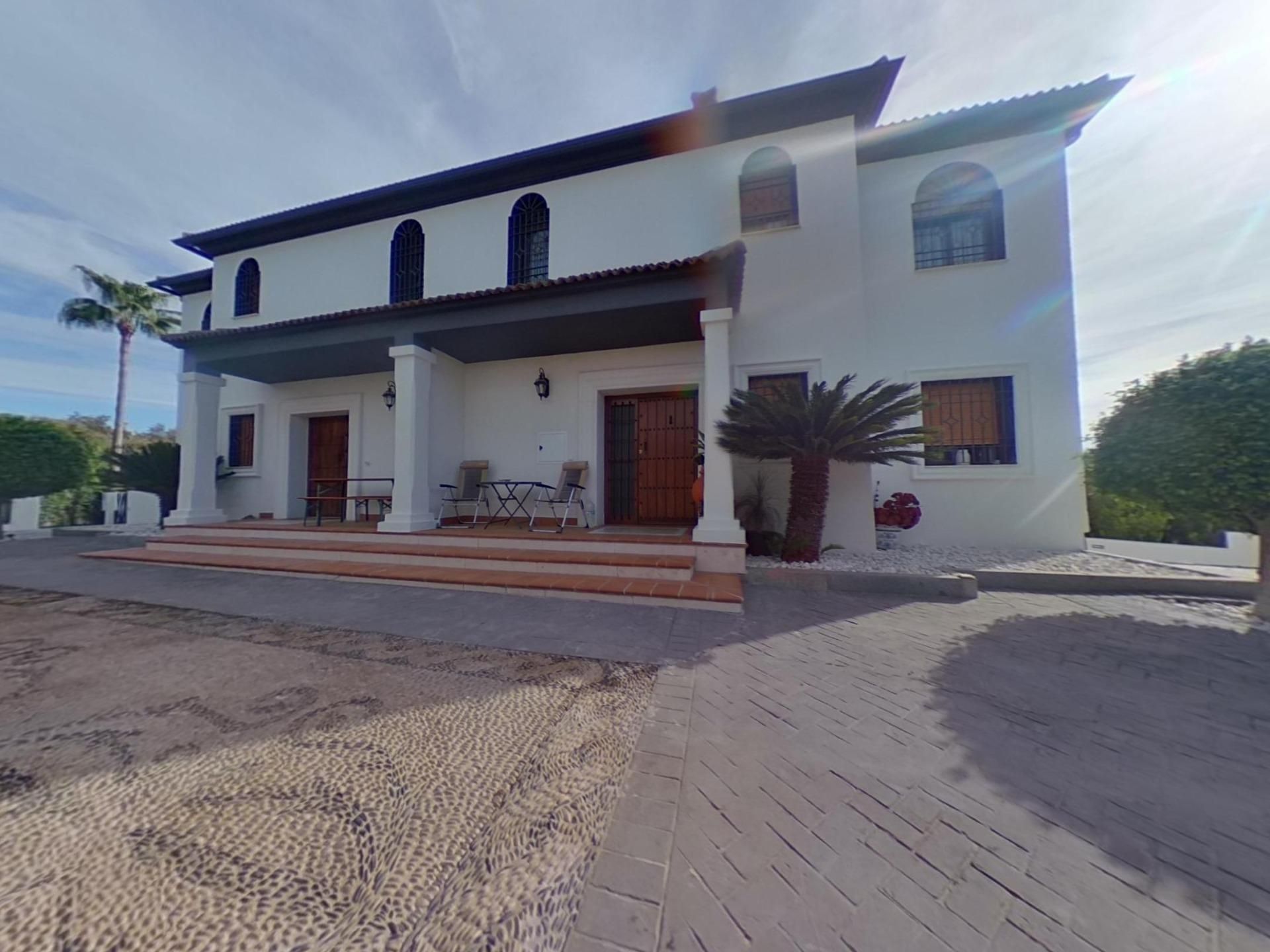 Vista exterior de Casa o xalet en venda en  Córdoba Capital amb Aire condicionat, Calefacció i Jardí privat