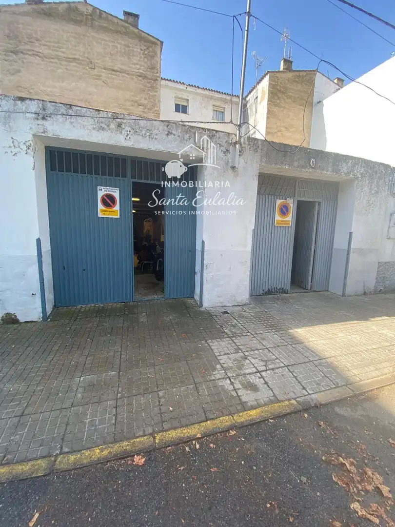 Vista exterior de Garatge en venda en Mérida