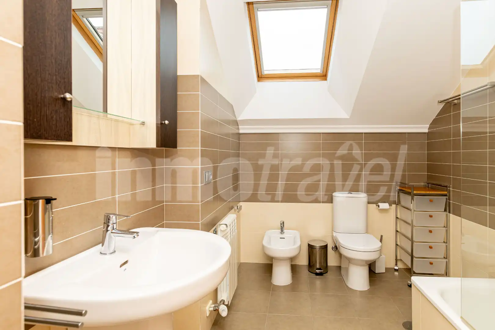 Bathroom of Attic for sale in Sanxenxo  with Air Conditioner, Heating and Terrace