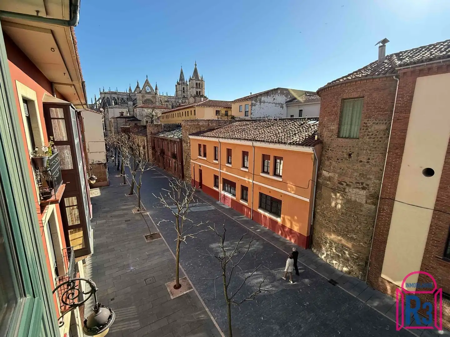 Exterior view of Duplexes for rent in León Capital   with Heating, Terrace and Furnished