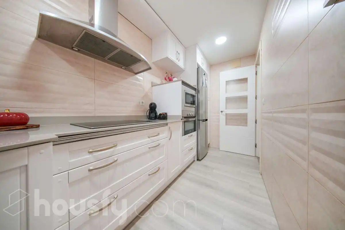 Kitchen of Flat for sale in Usera