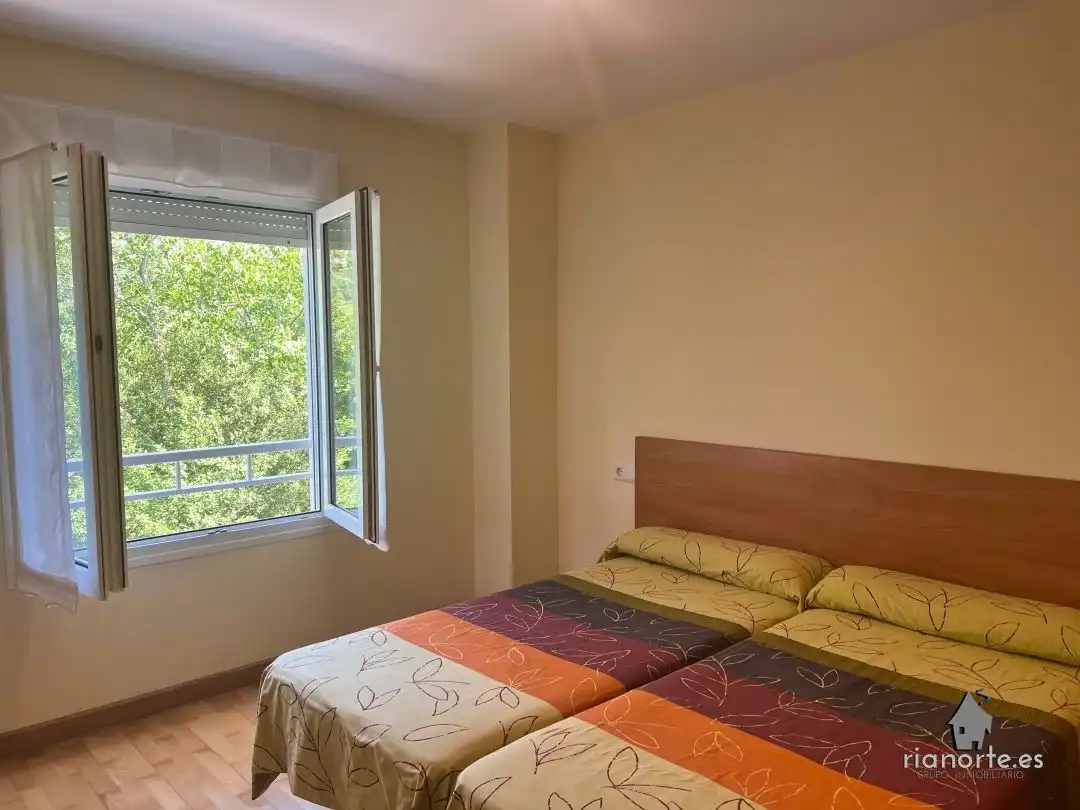 Habitación de Piso en venta en Ribadesella con Calefacción, Parquet y Trastero