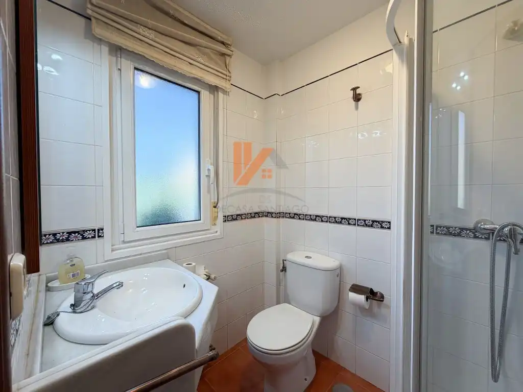 Bathroom of Detached homes for sale in Santiago de Compostela   with Heating, Private garden and Terrace