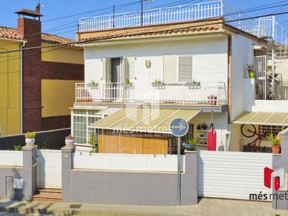 Vista exterior de Casa o xalet en venda en Premià de Dalt amb Calefacció, Jardí privat i Terrassa