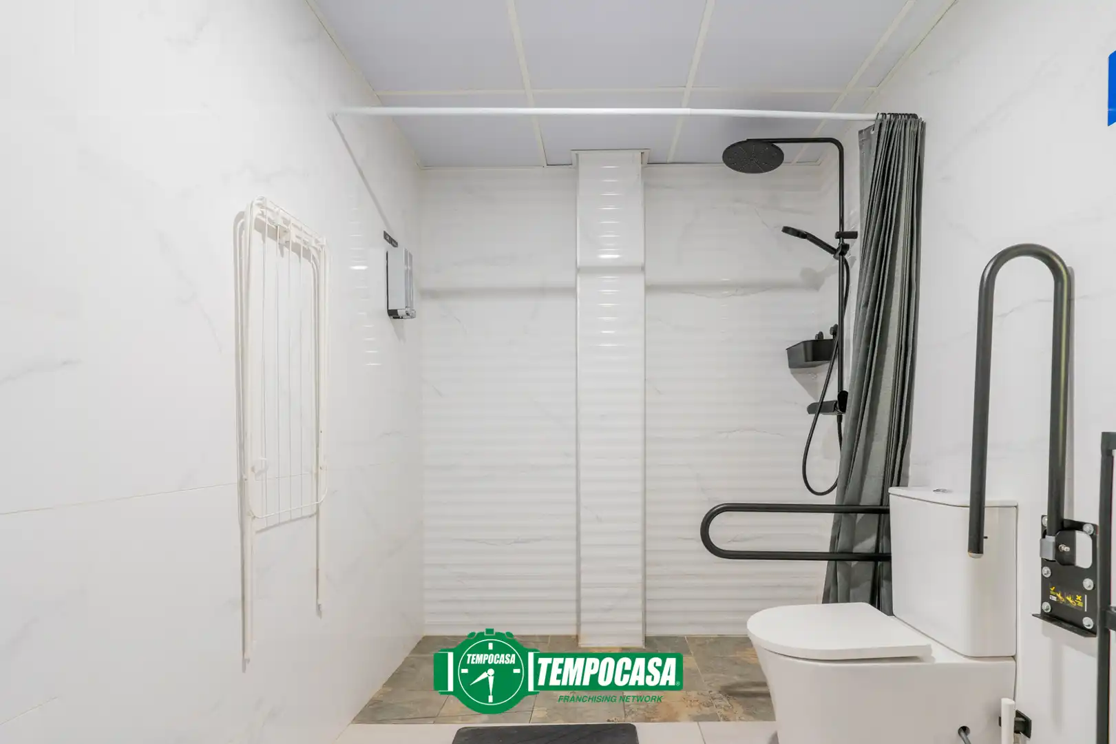Bany de Apartament en venda en Valencia amb Aire condicionat
