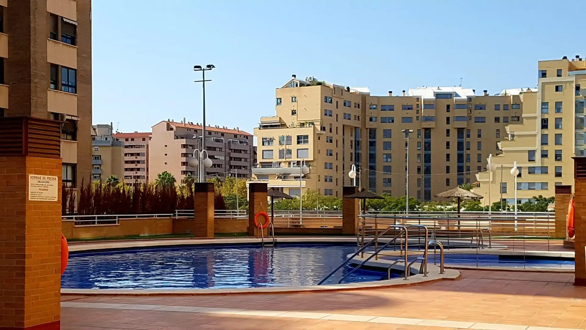 Swimming pool of Flat for rent in  Valencia Capital  with Private garden, Furnished and Balcony