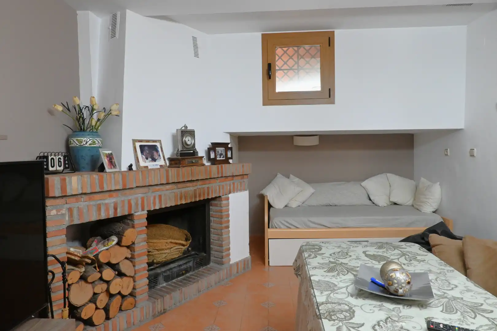 Sala de estar de Casa adosada en venta en Las Gabias con Aire acondicionado, Calefacción y Terraza