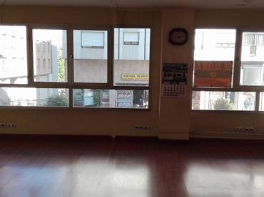 Büro mit Aufzug zur Miete in Centro