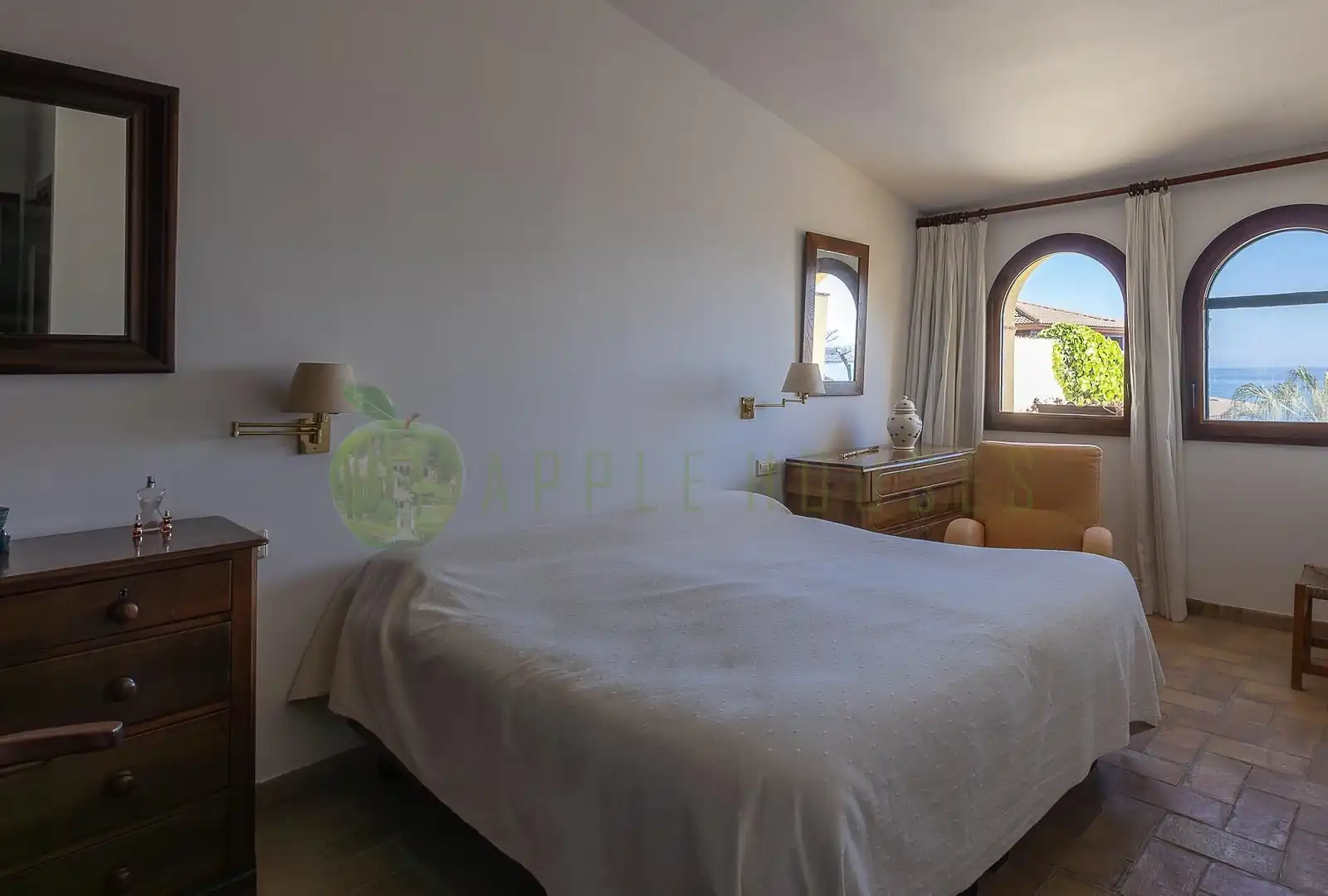 Habitación de Casa o chalet en venta en Vilanova i la Geltrú con Aire acondicionado, Calefacción y Jardín privado