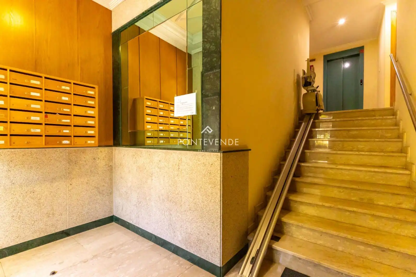 Piso en venta en Poio con Terraza y Amueblado