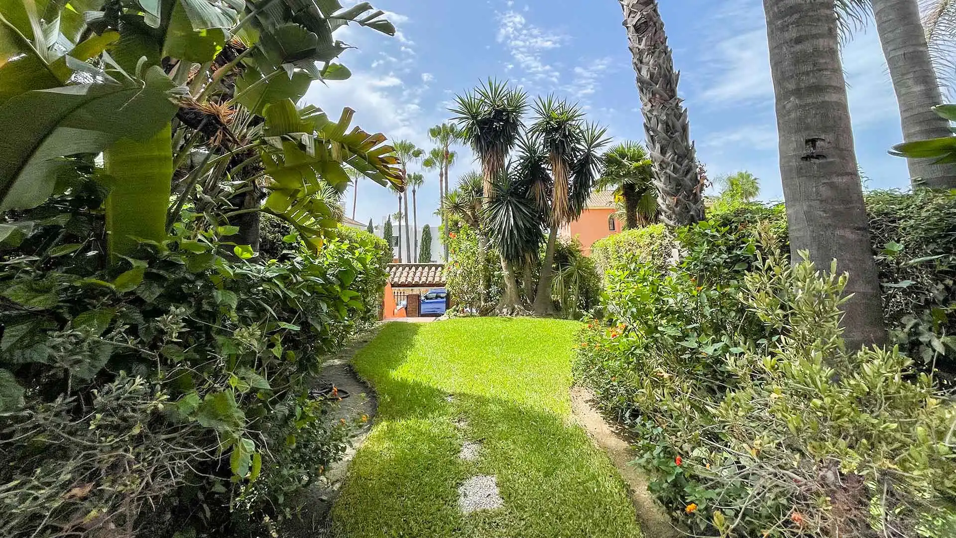 Jardí de Casa adosada de lloguer en Marbella amb Aire condicionat, Terrassa i Traster