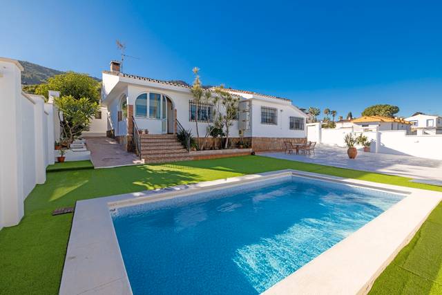 Casa-chalet en Venta en Calle Pedro de Mena en Manantiales - Lagar - Cortijo