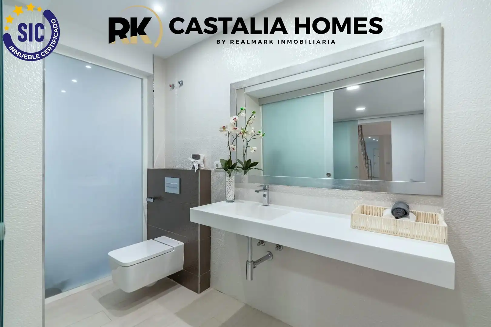 Badezimmer von Einfamilien-Reihenhaus zum Verkauf in Castellón de la Plana / Castelló de la Plana mit Klimaanlage, Privatgarten und Terrasse