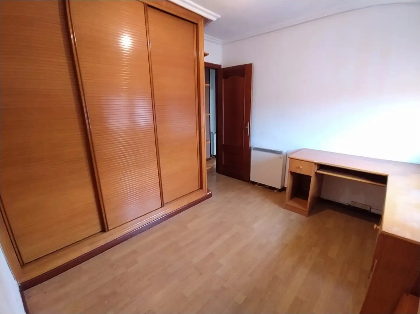 Habitación de Piso en venta en Avilés con Calefacción, Parquet y Amueblado