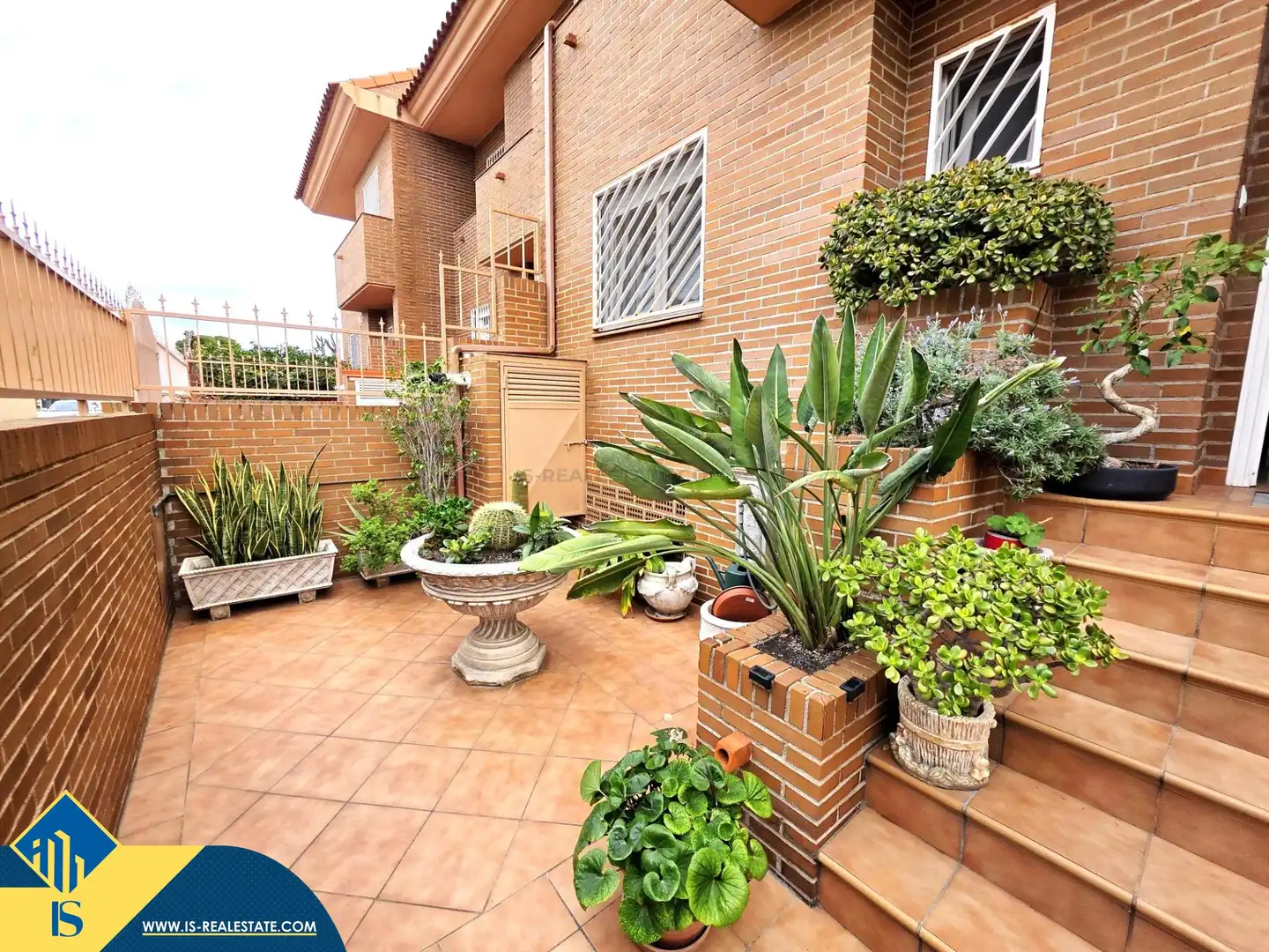 Garden of Houses for sale in Alicante / Alacant  with Terrace, Furnished and Community pool
