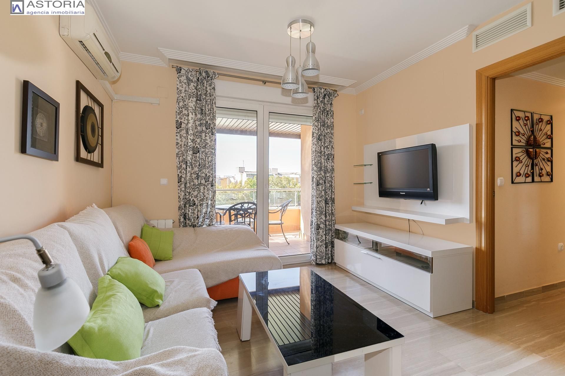 Living room of Flat for sale in  Granada Capital  with Air Conditioner, Heating and Terrace
