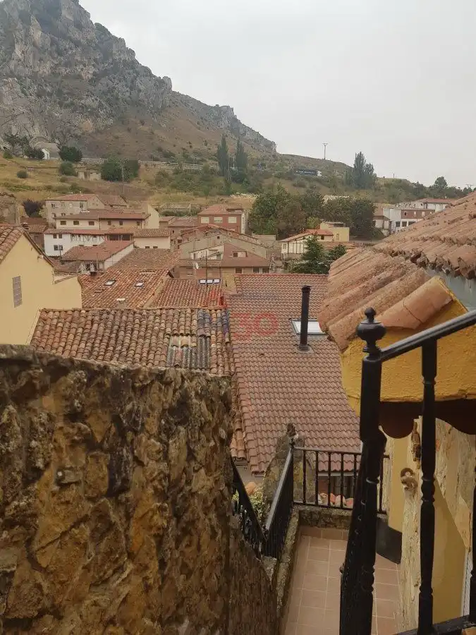 Vista exterior de Casa o xalet en venda en Pancorbo amb Calefacció, Terrassa i Traster