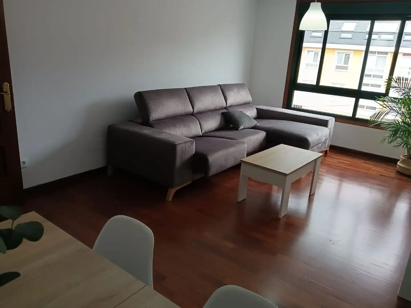 Sala de estar de Piso de alquiler en Arteixo con Calefacción, Parquet y Amueblado