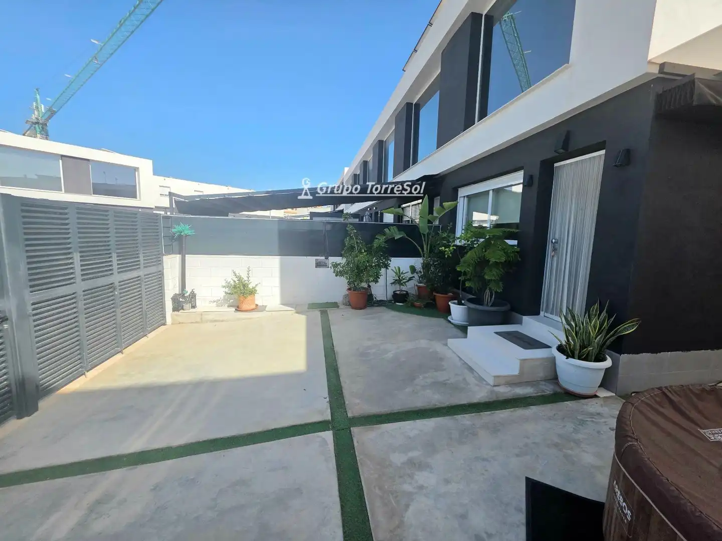 Casa aparellada amb piscina en venda a Chipre, imagen 32