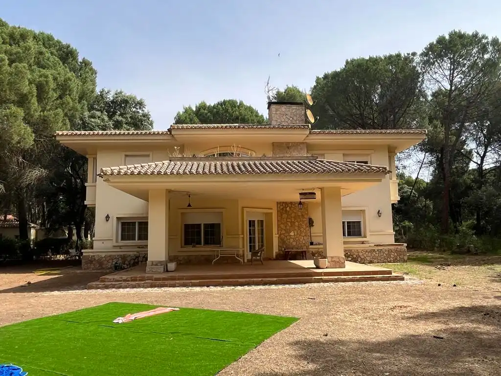 Xalet amb piscina en venda a Urbanización Pinares del Júcar
