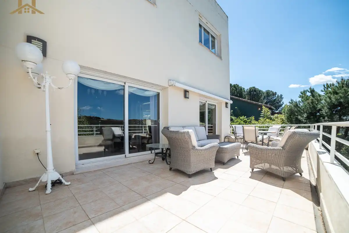 Terrasse von Haus oder Chalet zum Verkauf in Torrelodones mit Heizung, Privatgarten und Terrasse