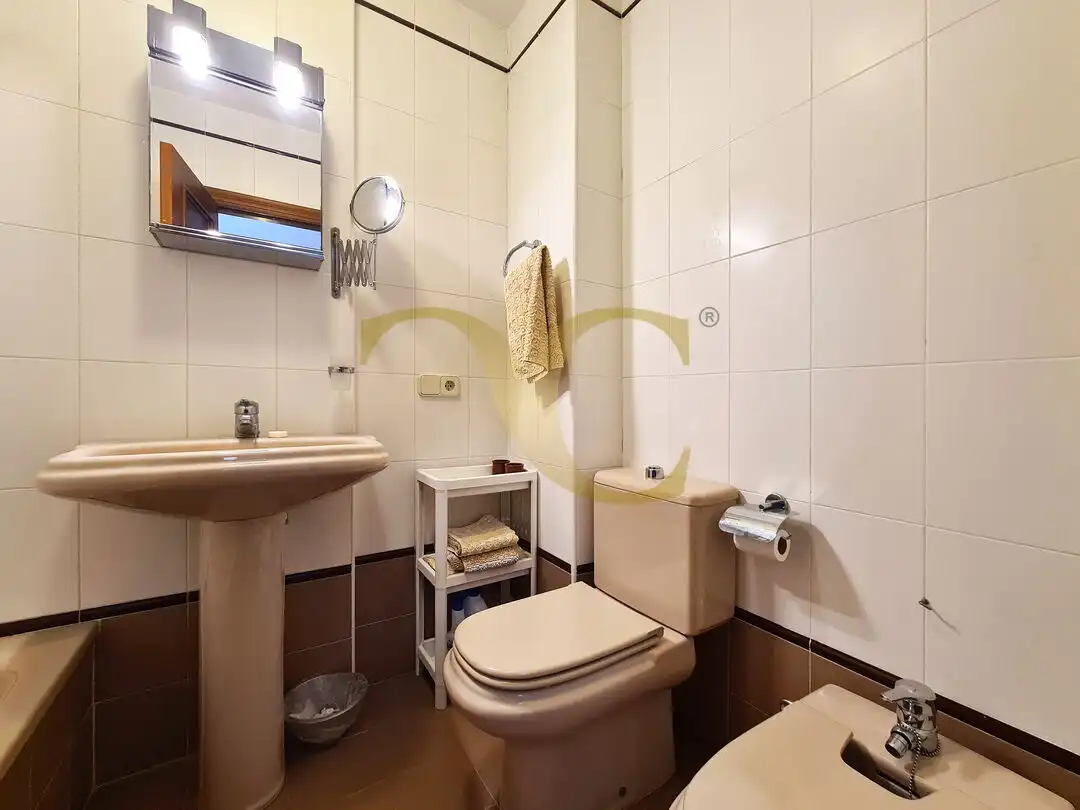 Baño de Casa adosada en venta en Ribadesella con Calefacción, Trastero y Amueblado