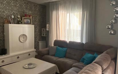 Sala d'estar de Casa adosada en venda en Villanueva de la Serena amb Aire condicionat, Calefacció i Jardí privat