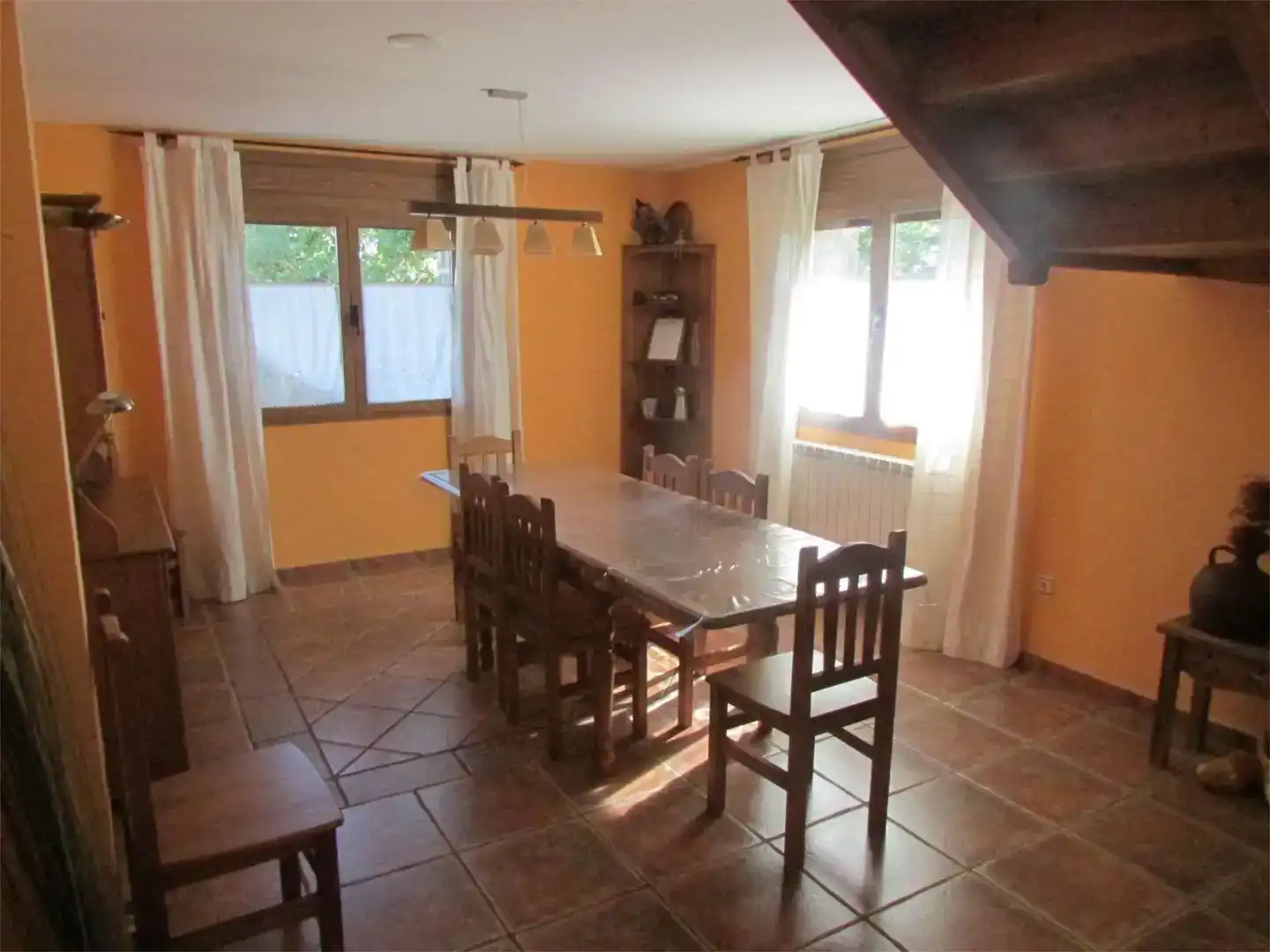 Menjador de Casa o xalet de lloguer en Jaca amb Jardí privat, Parquet i Moblat