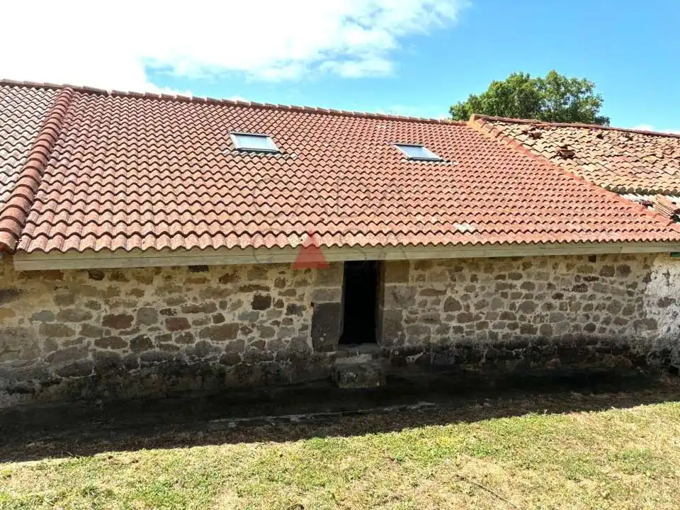 Vista exterior de Casa adosada en venda en Campoo de Enmedio amb Terrassa, Traster i Moblat
