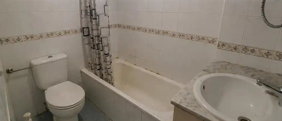 Badezimmer von Wohnung zur Miete in Ocaña mit Möbliert und Haustiere erlaubt