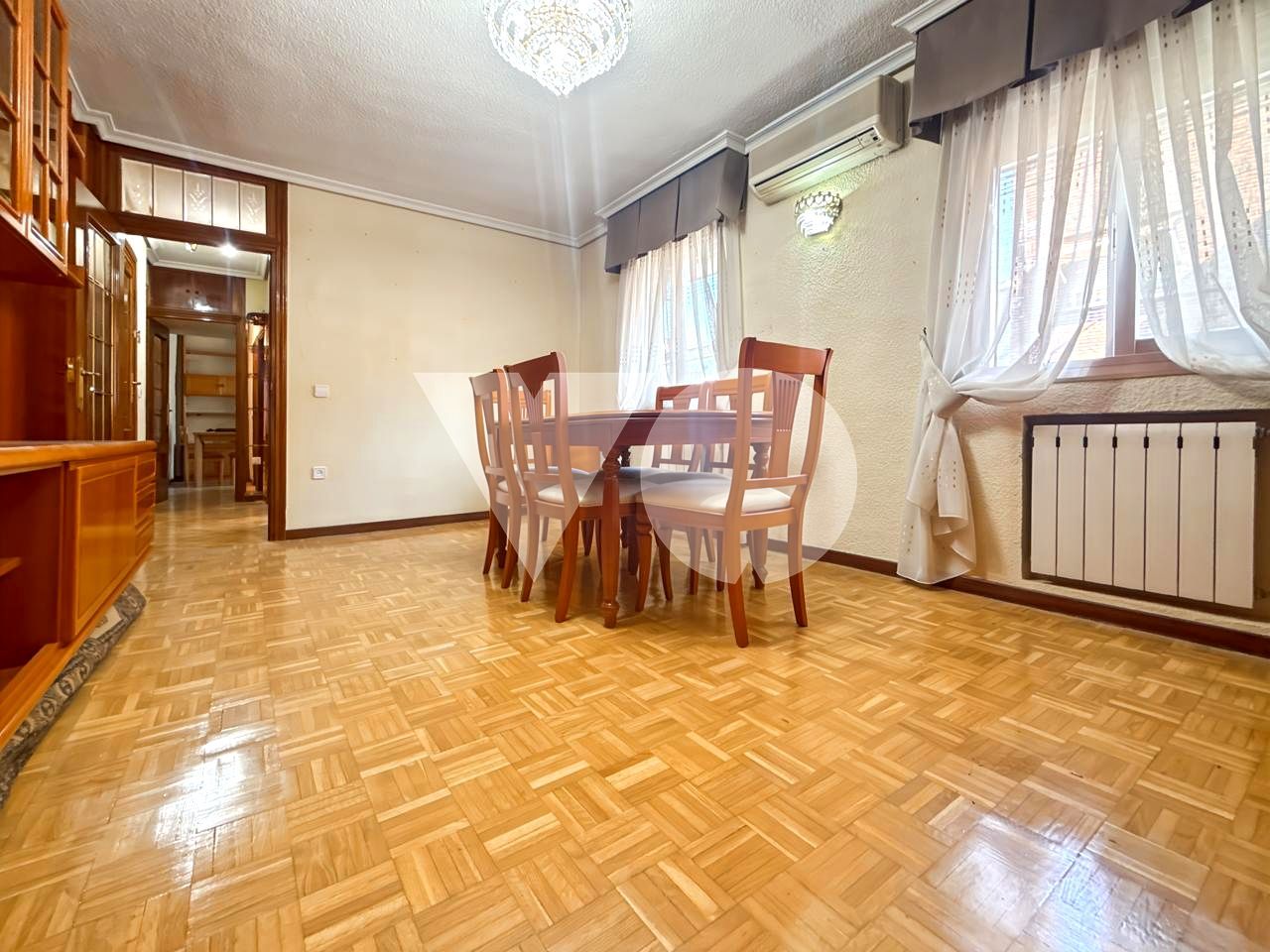 Dining room of Flat for sale in  Madrid Capital  with Air Conditioner, Heating and Parquet flooring