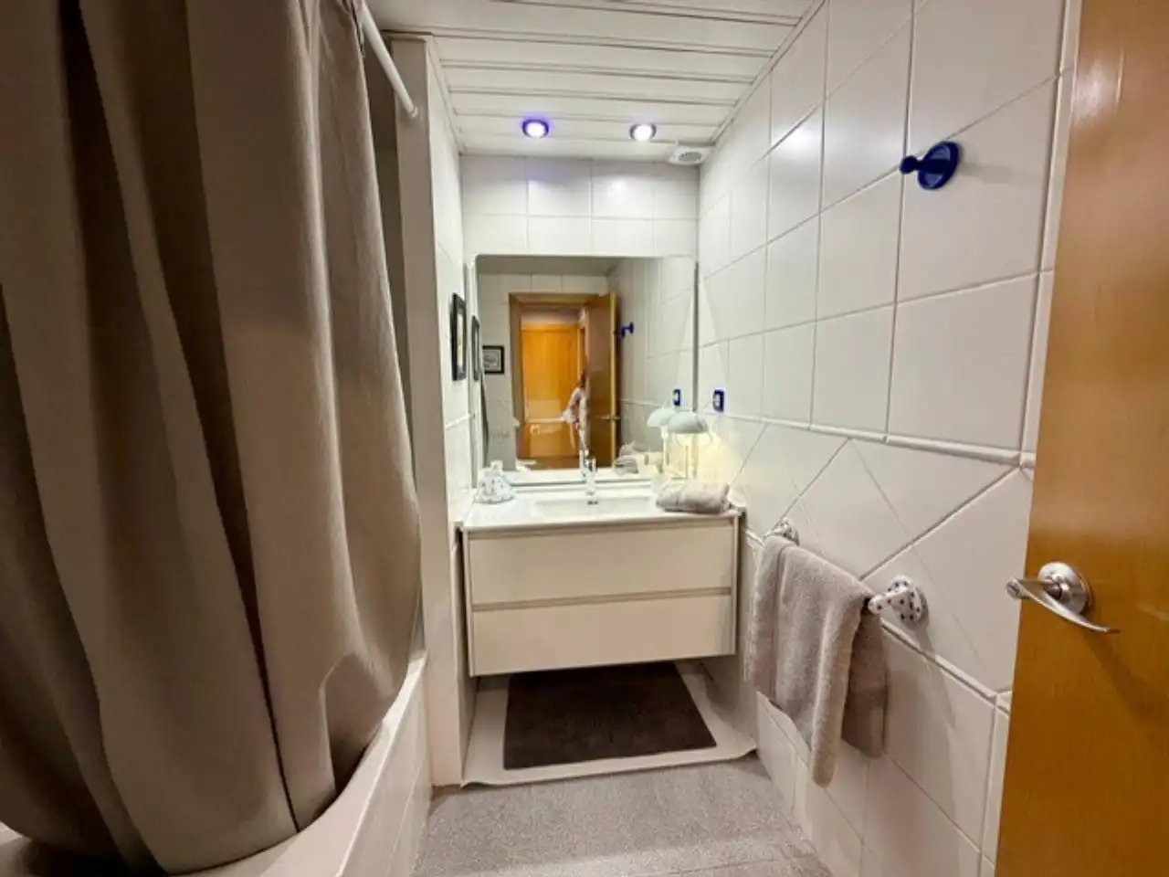 Baño de Piso de alquiler en Sabadell con Aire acondicionado, Calefacción y Parquet