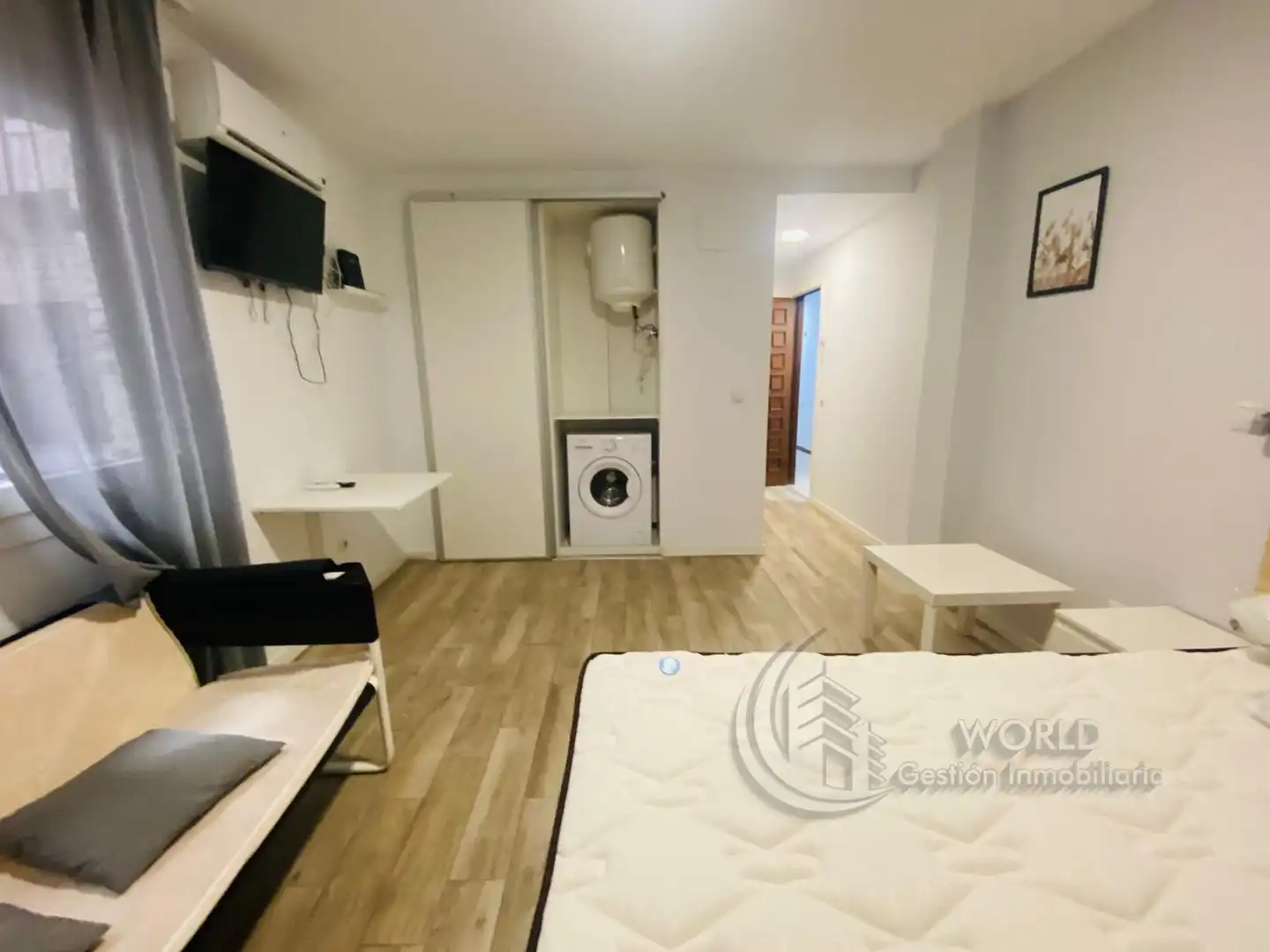 Study for rent in Madrid  with Air Conditioner, Heating and Furnished