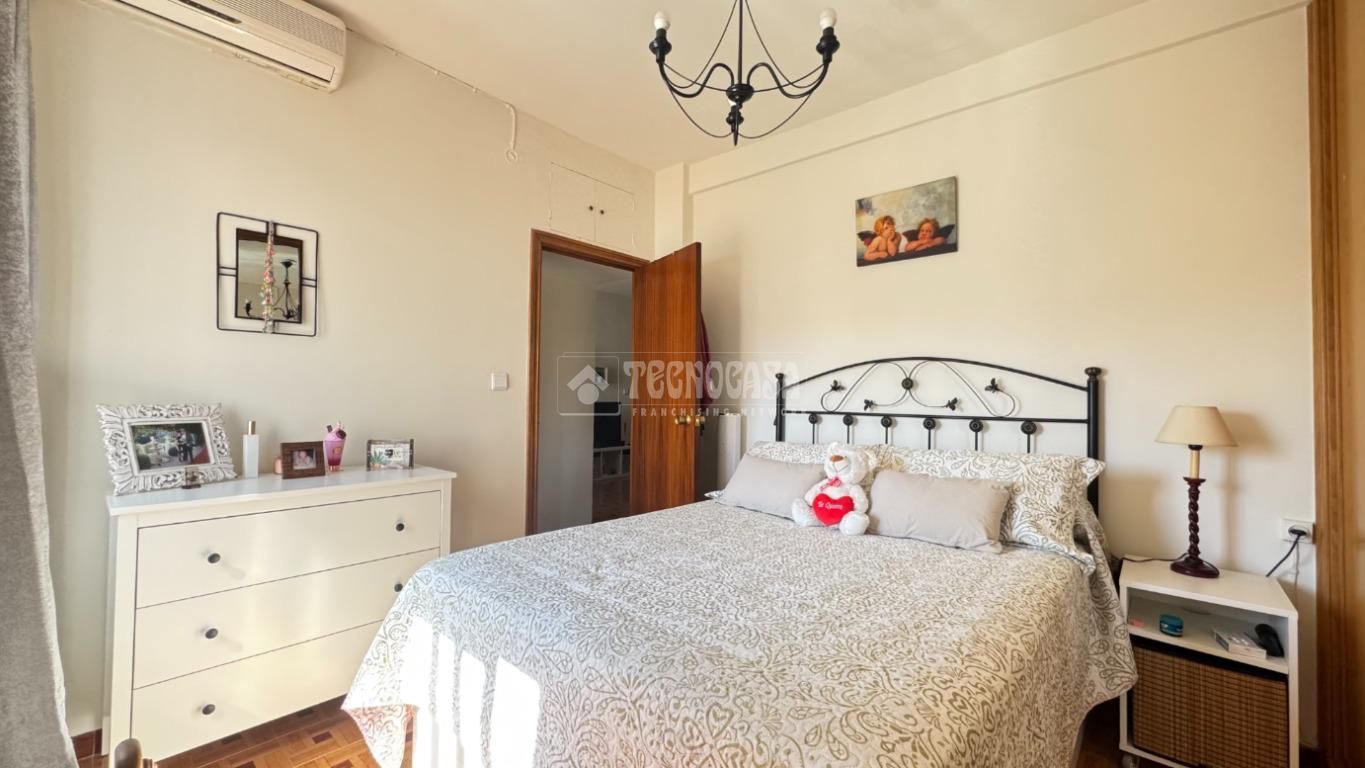 Bedroom of Flat for sale in  Madrid Capital  with Air Conditioner, Heating and Furnished