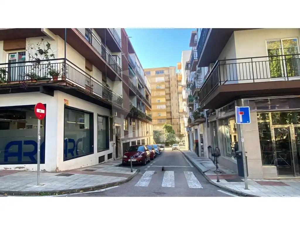 Oficina en venda a Calle Reval