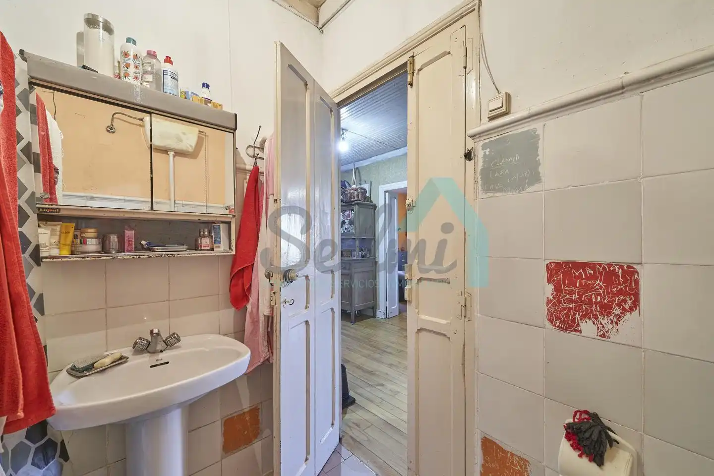 Baño de Casa o chalet en venta en Belmonte de Miranda con Jardín privado, Parquet y Terraza