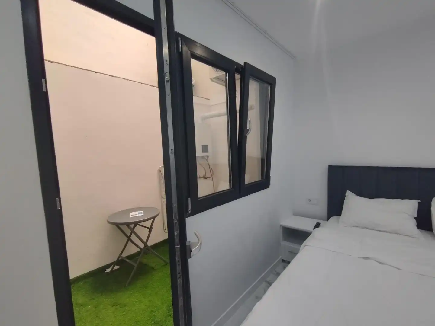 Dormitori de Planta baixa en venda en Alicante / Alacant amb Aire condicionat, Terrassa i Jacuzzi