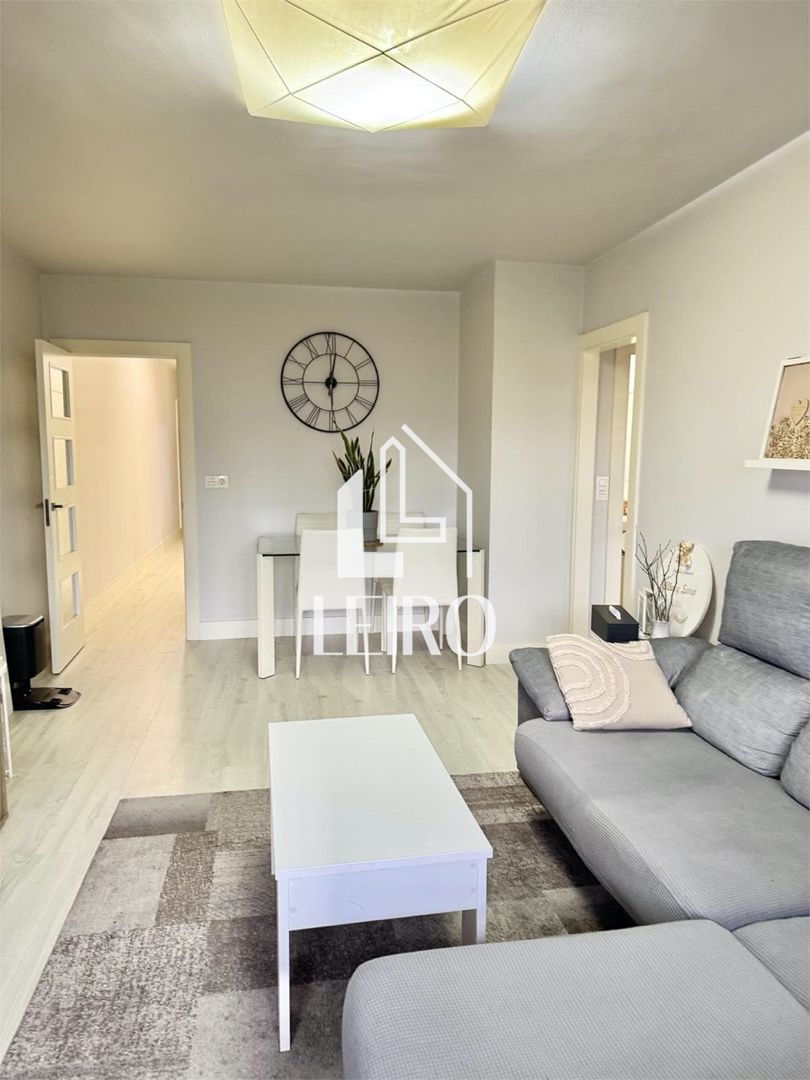 Living room of Flat for sale in Vilanova de Arousa  with Furnished, Oven and Washing machine