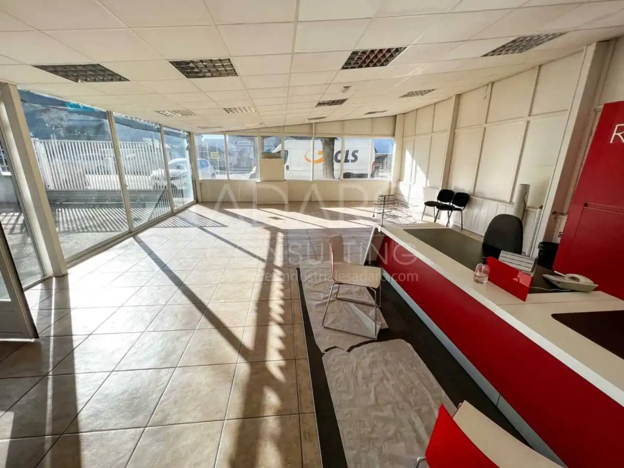 Nau industrial en venda a Calle Sierra Morena, Montserrat - Parque Empresarial