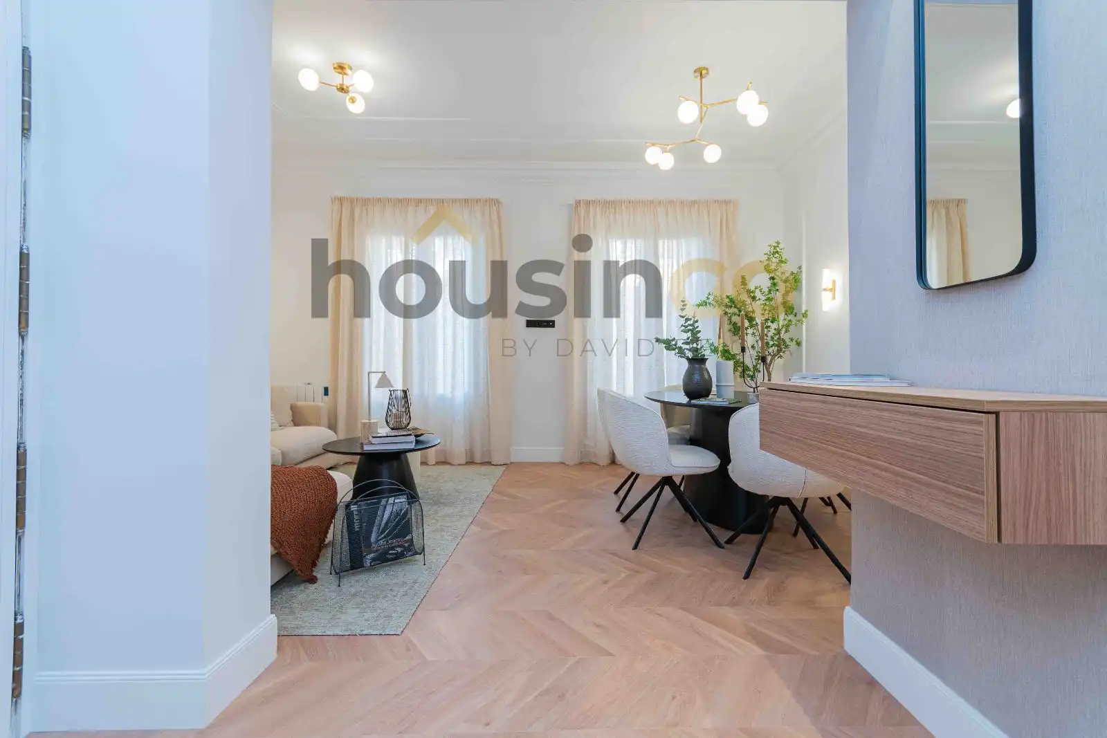 Flat with terrace for sale in Alcántara