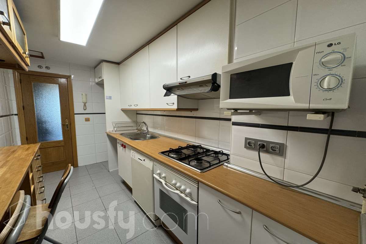 Kitchen of Flat to rent in  Madrid Capital  with Air Conditioner, Heating and Balcony