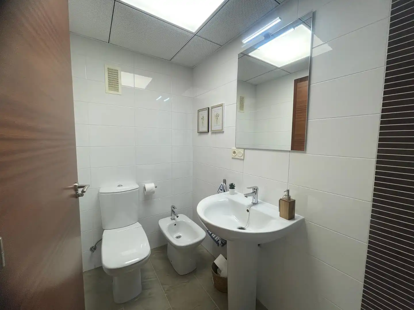 Baño de Piso en venta en Roquetas de Mar con Aire acondicionado, Calefacción y Terraza
