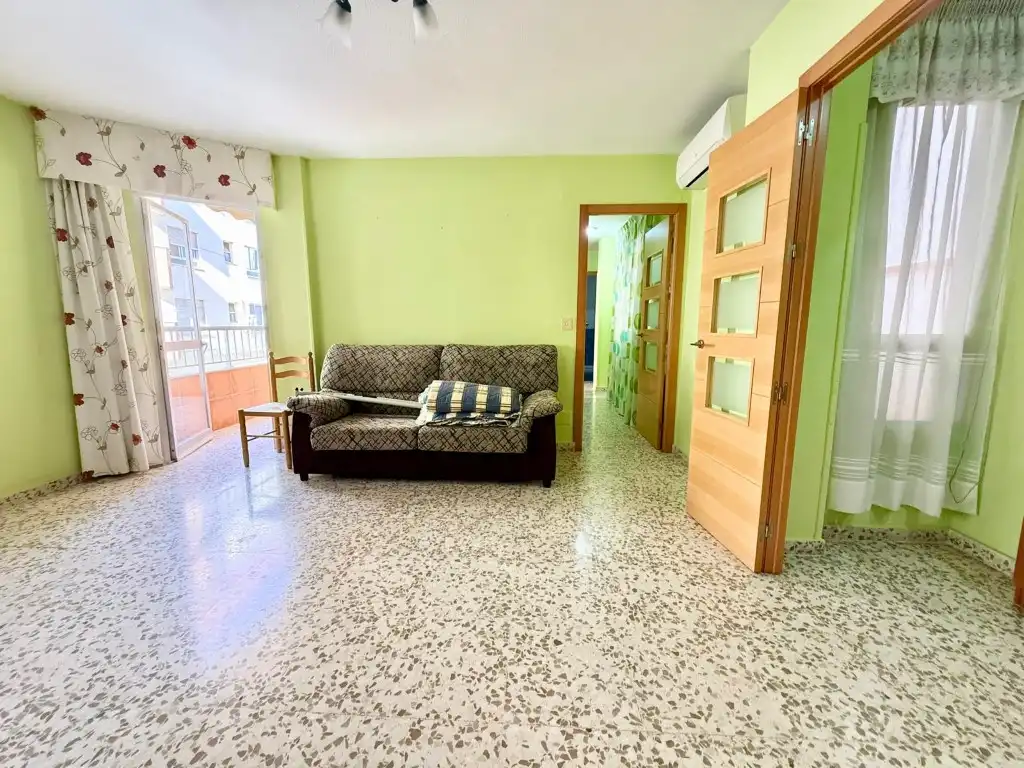 Flat with lift for sale in Calle Rodriguez De La Fuente (Torre Del Mar), imagen 4