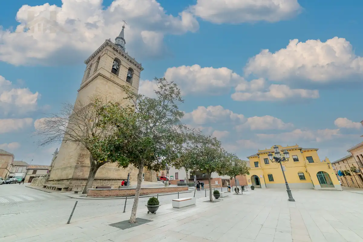 Vista exterior de Casa adosada en venta en Villa del Prado con Aire acondicionado, Jardín privado y Piscina